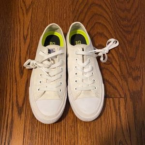 White Converse Chuck Taylor II size 6.5